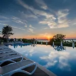 Eve Santa Marina Ii - Sea, Pools, Relax